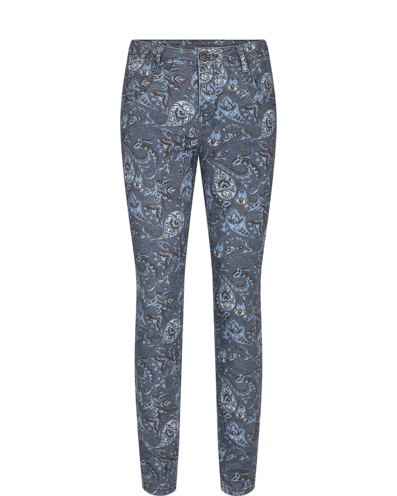 Front view  Naomi paisley pant from Mos Mosh lim stretchy flattering pant with a paisley blue tone pattern.  Slimming cut, regular lenght.  If you are looking for a great piece to add to your waredrobe, this is the pant you  want to wear.  You'll be surprise how easy this pant will pair with many tops and blazers. 