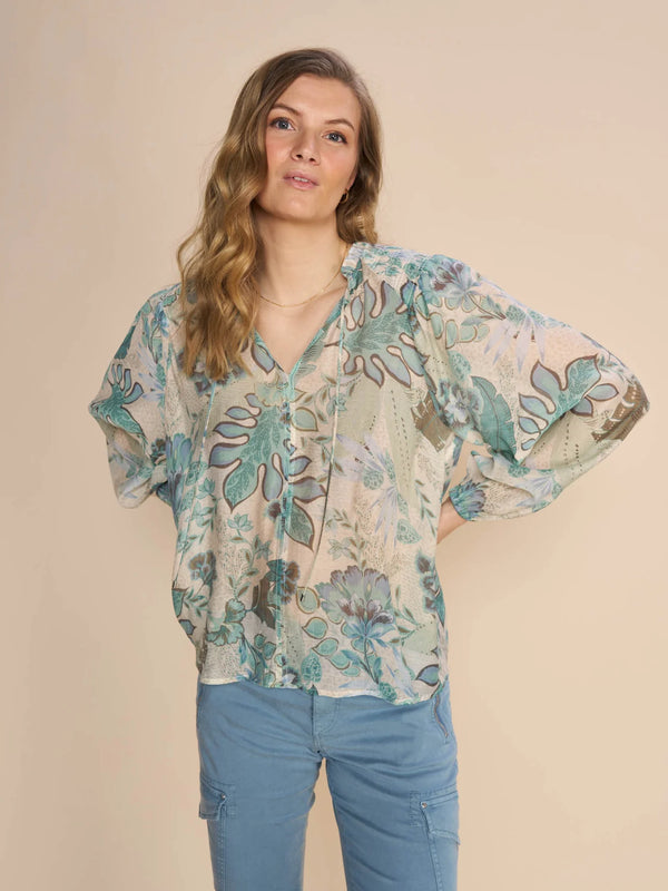 Mos Mosh Eisa Sarasa blouse This trendy and flattering blouse is crafted in a floral print.  Light weight feminine comfortable fabric. RedVelvet clothing for women offers MosMosh collection 